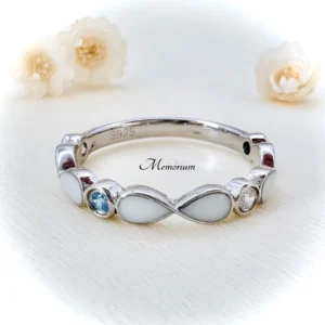 Infinity ring met zirkonia geboortesteentjes