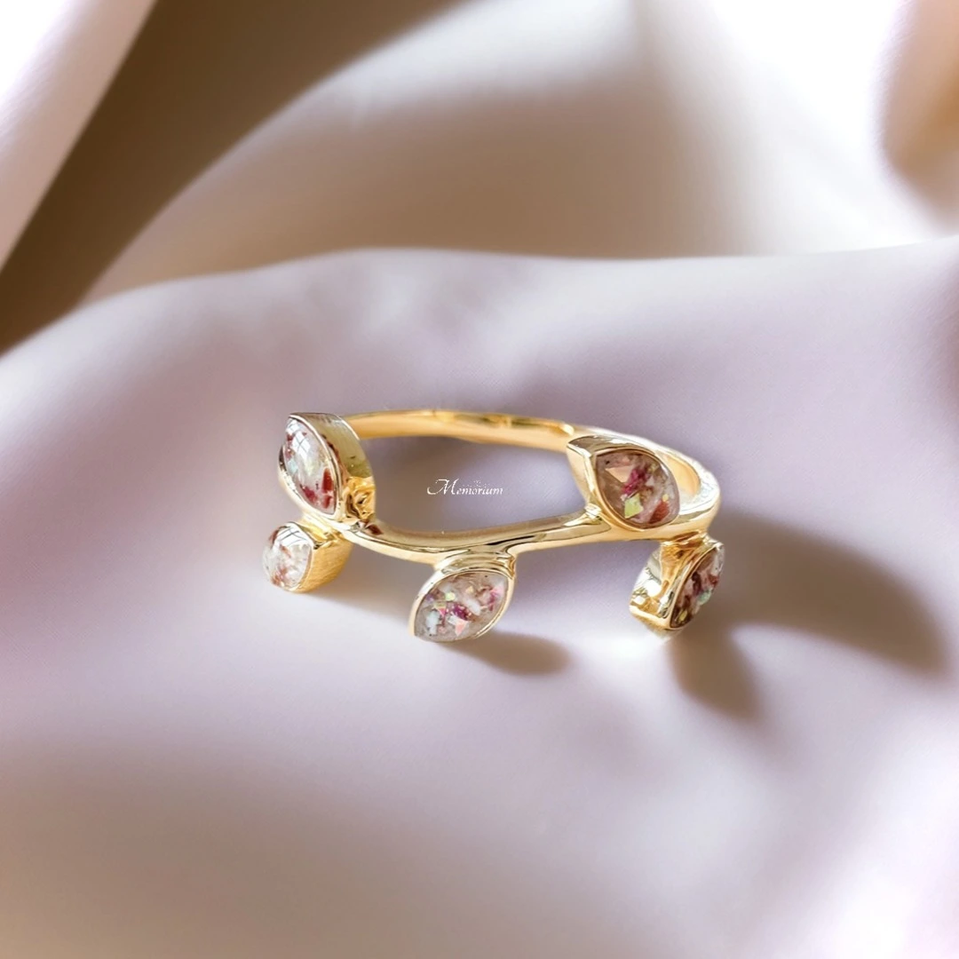 Folia Ovata ring in 14k goud