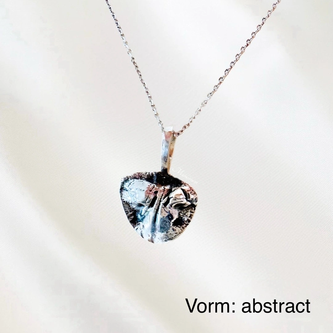 Ketting met neusafdruk
